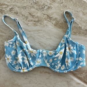 Xhilaration Daisy Bikini Top